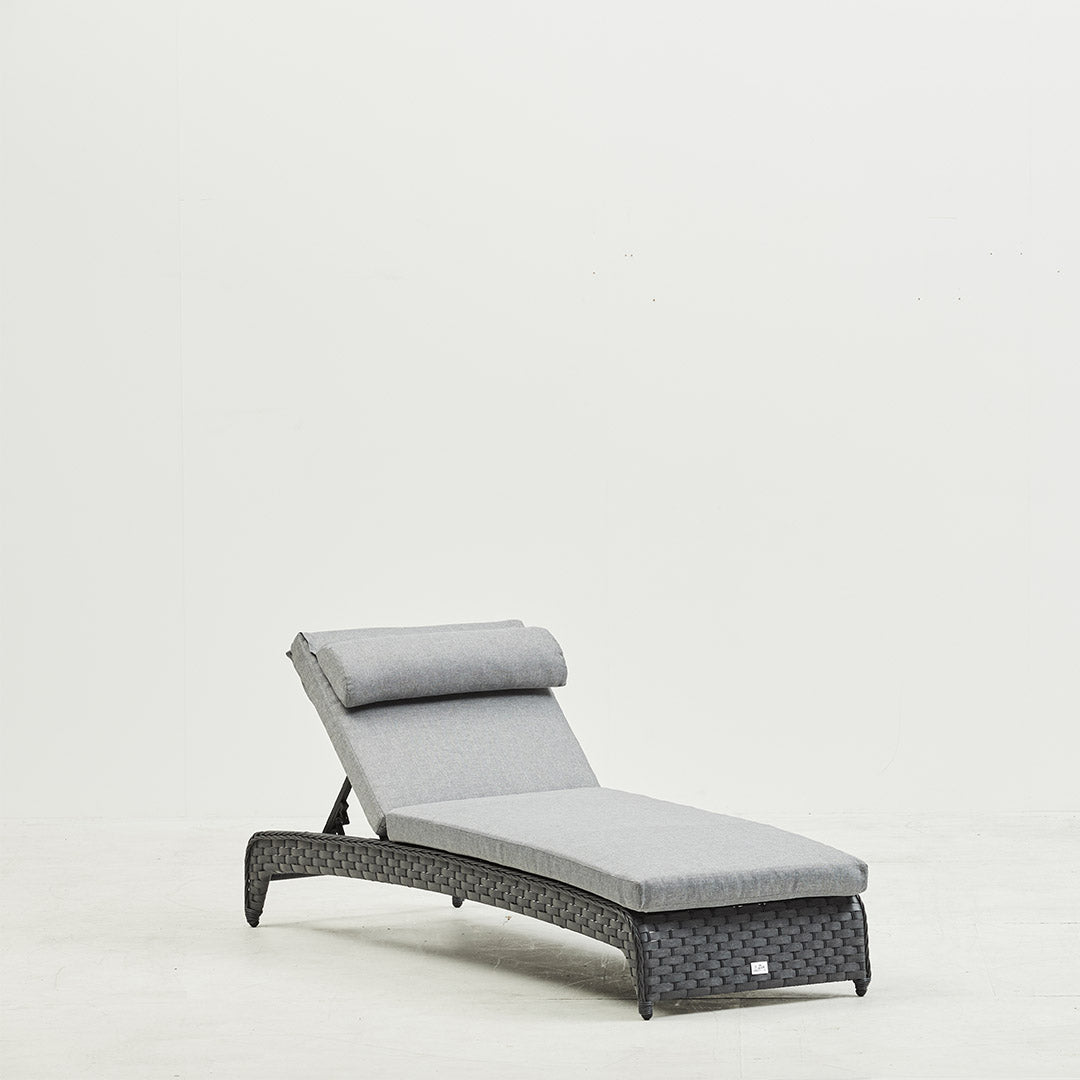 Grey Rattan Lounger Set With Side Table