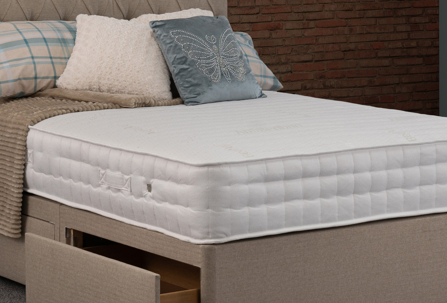 Sweet Dreams Wellbeing Antibug 1000 Pocket Sprung Mattress